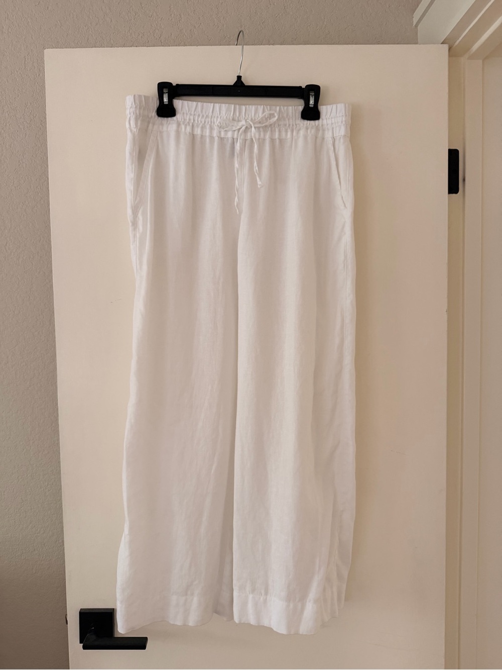Tommy Bahama Women’s White Drawstring 100% Linen Pants. Medium.